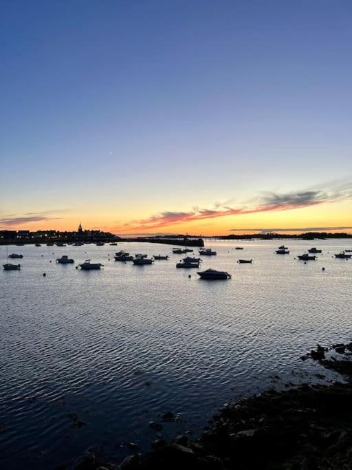 Bel Appartement De Bord De Mer Avec Veranda Roscoff Eksteriør billede