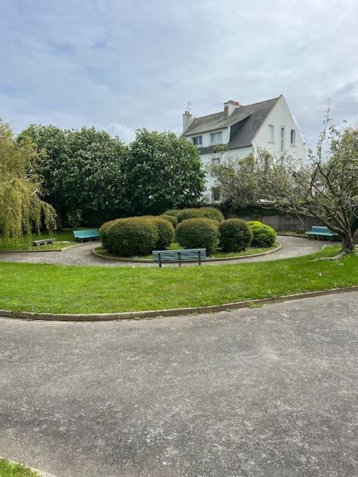 Bel Appartement De Bord De Mer Avec Veranda Roscoff Eksteriør billede